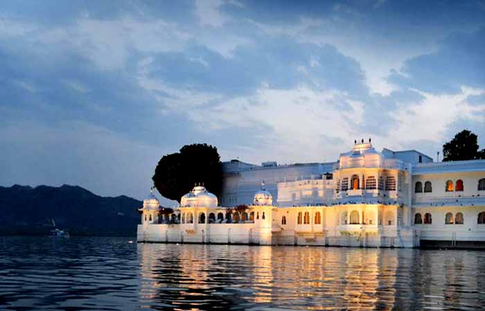 Udaipur Mount Abu Tour Package from Delhi, City Tour - TrvMe